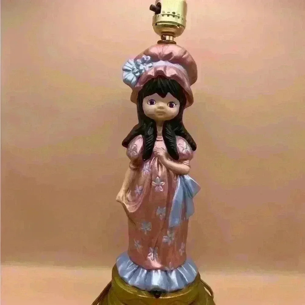 Vintage Handmade 70s Prairie Doll Pink Bonnet Girl Porcelain Table Lamp 16” Tall